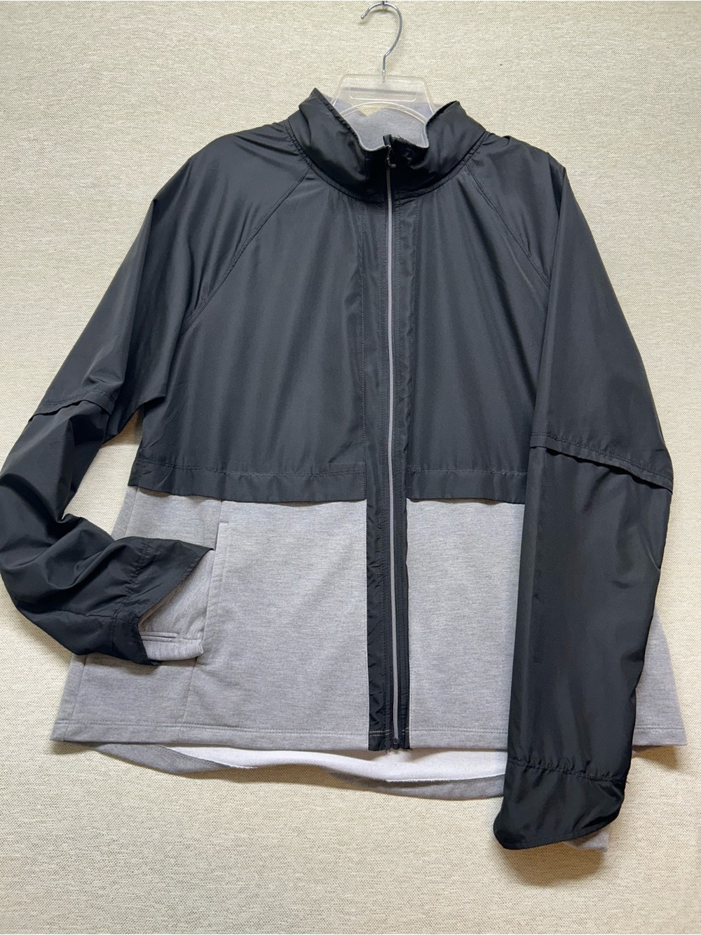 Avia Black and Light Gray Colorblock Zip Windbreaker